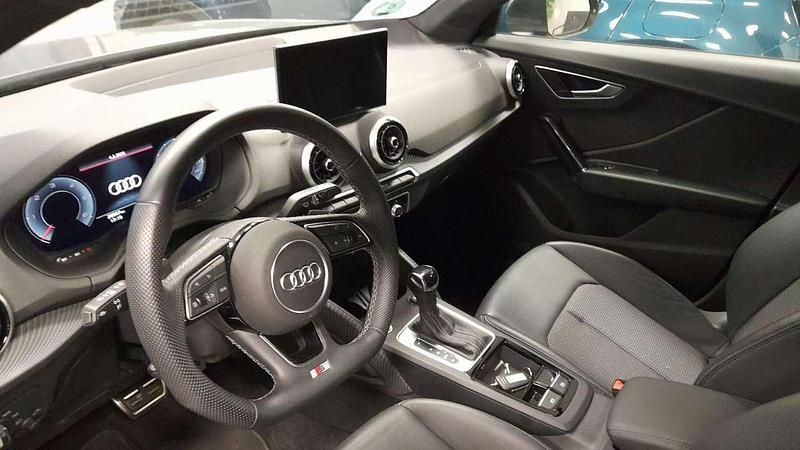 Usata Audi Q2 150 CV (110 kW) 2025 Grigio SUV