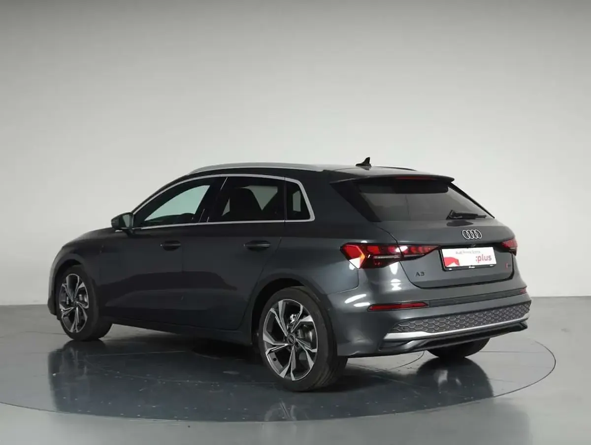 Usata Audi A3 Advanced 116 CV (85 kW) 2024 Grigio manhattan metallizzato Berlina