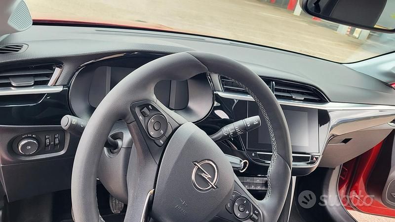 Usata Opel Corsa Elegance 102 CV (75 kW) 2023 Rosso Berlina