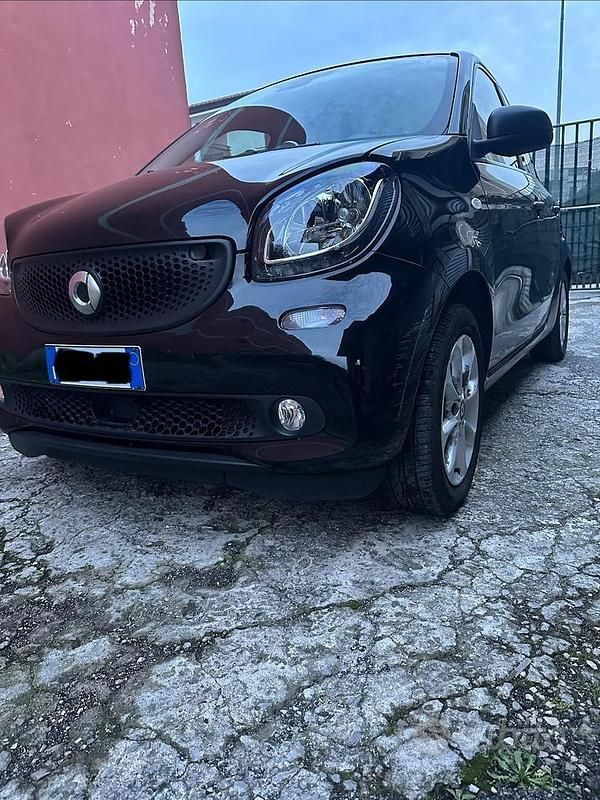 Usata Smart ForFour 71 CV (52 kW) 2019 Nero Utilitaria