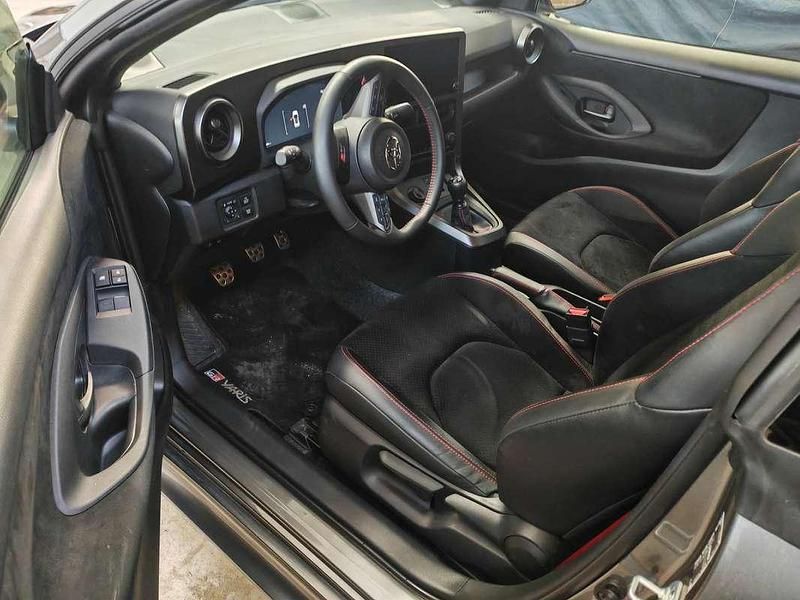 Usata Toyota Yaris 280 CV (205 kW) 2024 Utilitaria