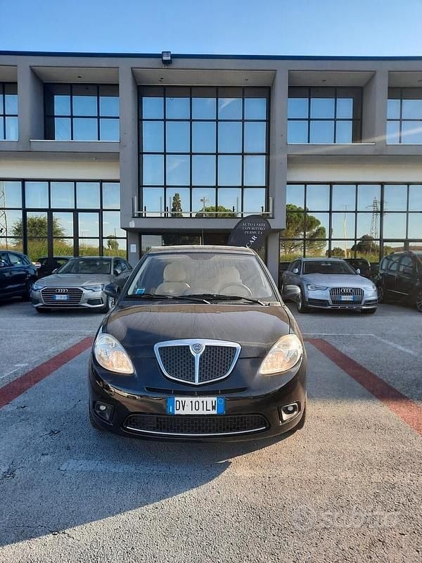 Usata Lancia Ypsilon 59 CV (43 kW) 2008 Nero Utilitaria