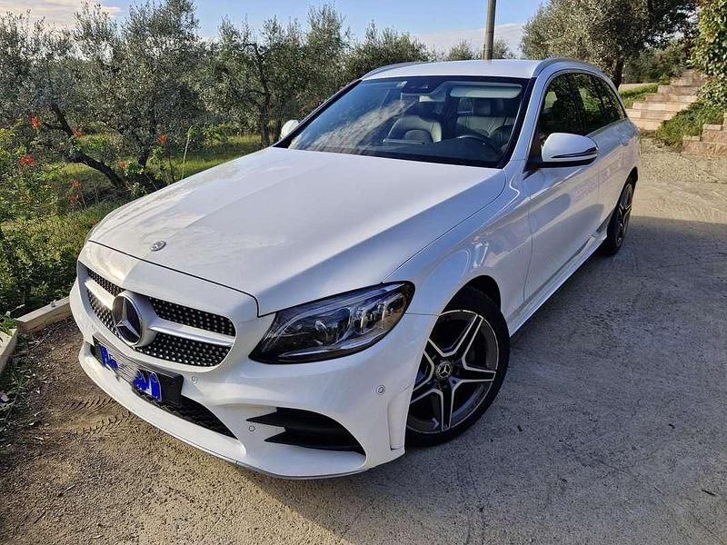 Usata Mercedes C220 AMG line 194 CV (142 kW) 2019 Bianco Station wagon