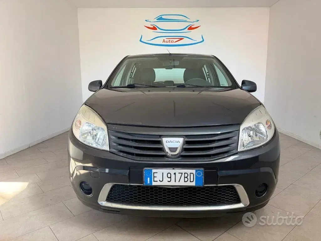Usata Dacia Sandero 75 CV (55 kW) 2011 Grigio Berlina