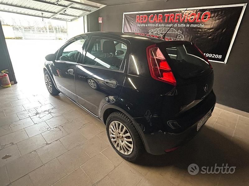 Usata Fiat Punto 69 CV (50 kW) 2015 Blu Utilitaria