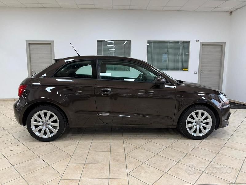 Usata Audi A1 Ambition 86 CV (63 kW) 2011 Marrone Utilitaria
