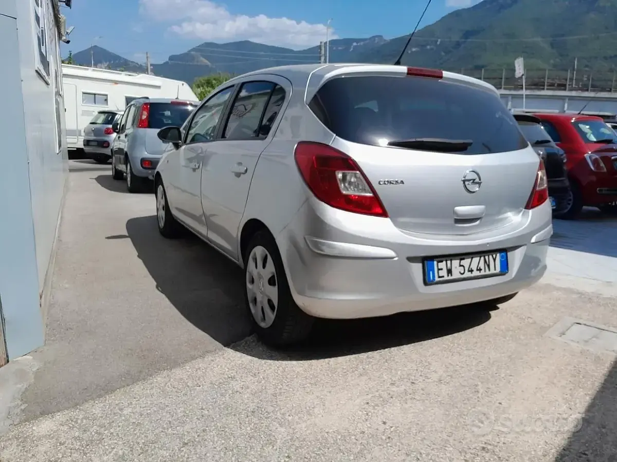 Usata Opel Corsa 85 CV (62 kW) 2014 Grigio Utilitaria