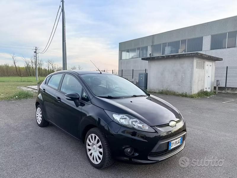 Usata Ford Fiesta Titanium 82 CV (60 kW) 2009 Nero Utilitaria