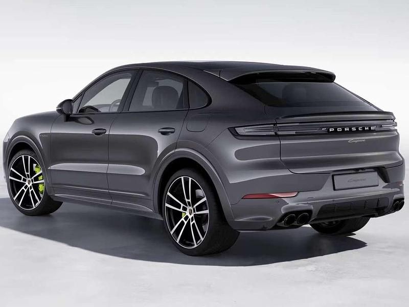 Usata Porsche Cayenne 470 CV (345 kW) 2024 3m grigio quarzite metallizzat SUV