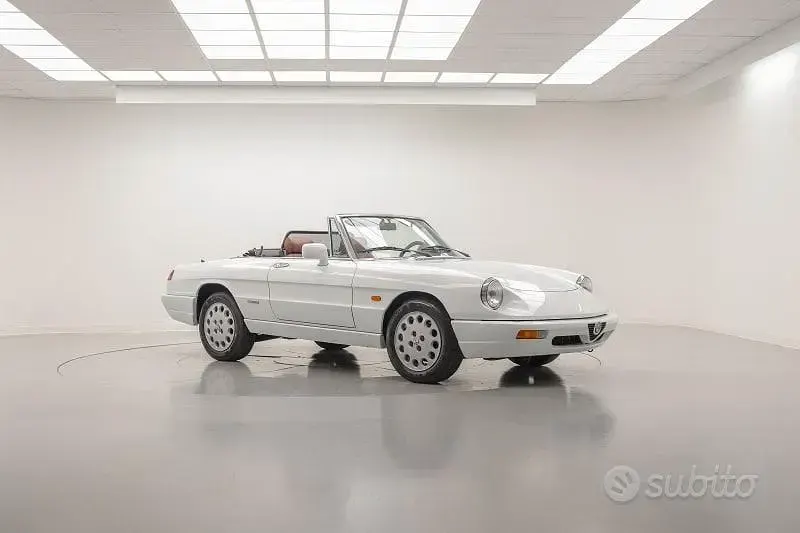 Usata Alfa Romeo Spider 122 CV (89 kW) 1990 Bianco Cabrio
