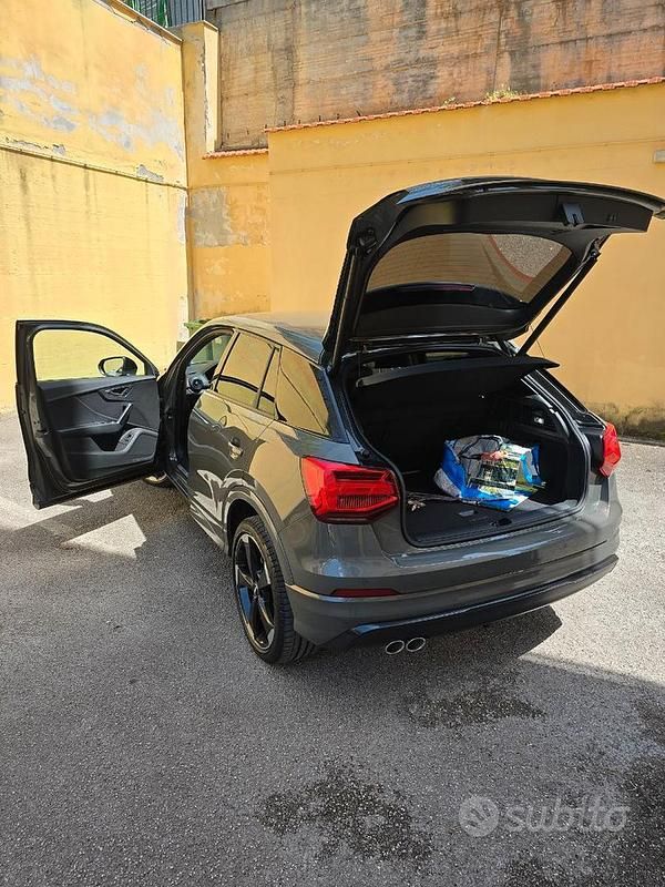 Usata Audi Q2 S-Line 150 CV (110 kW) 2020 Grigio SUV