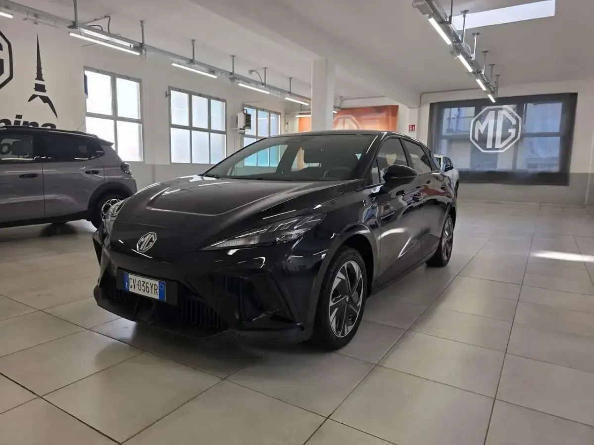 Usata MG MG4 EV 53 kW (73 CV) 2024 Nero Utilitaria