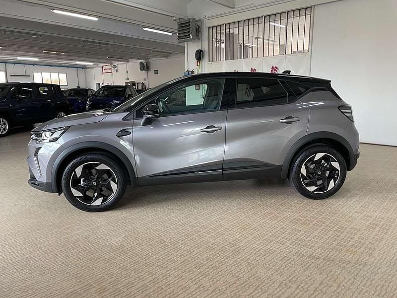 Nuova Renault Captur Techno 101 CV (74 kW) 2025 Grigio metalizzato tetto nero SUV