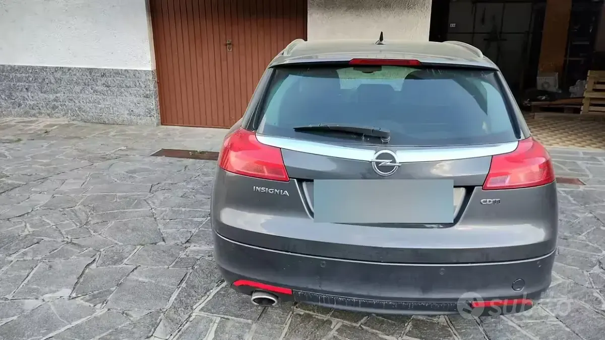 Usata Opel Insignia 160 CV (117 kW) 2010 Grigio Station wagon