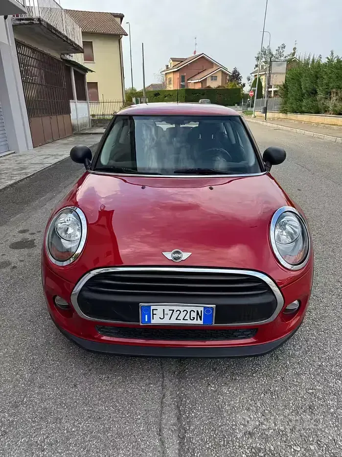 Usata Mini Cooper 75 CV (55 kW) 2017 Rosso Utilitaria