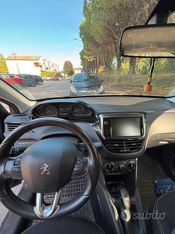 Usata Peugeot 208 Active 82 CV (60 kW) 2017 Utilitaria