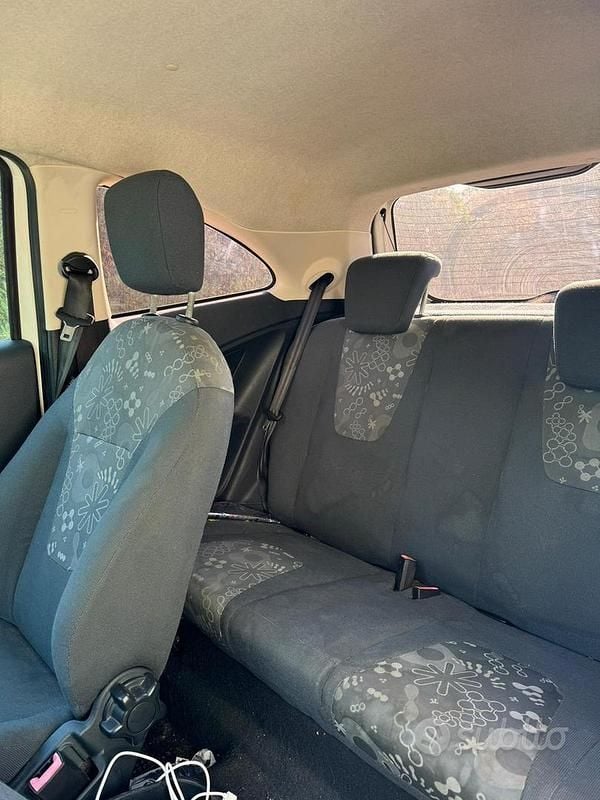 Usata Ford Ka 69 CV (50 kW) 2015 Bianco Utilitaria