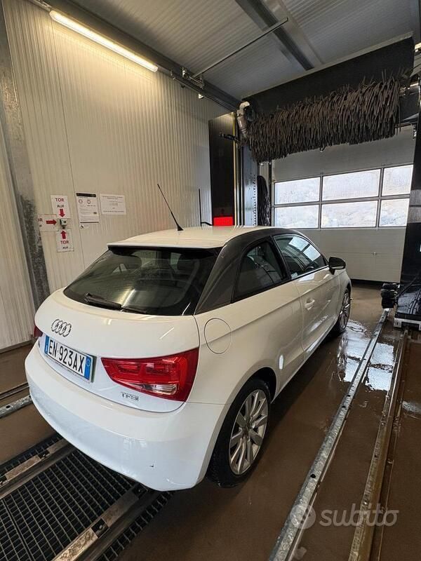 Usata Audi A1 86 CV (63 kW) 2012 Bianco Utilitaria