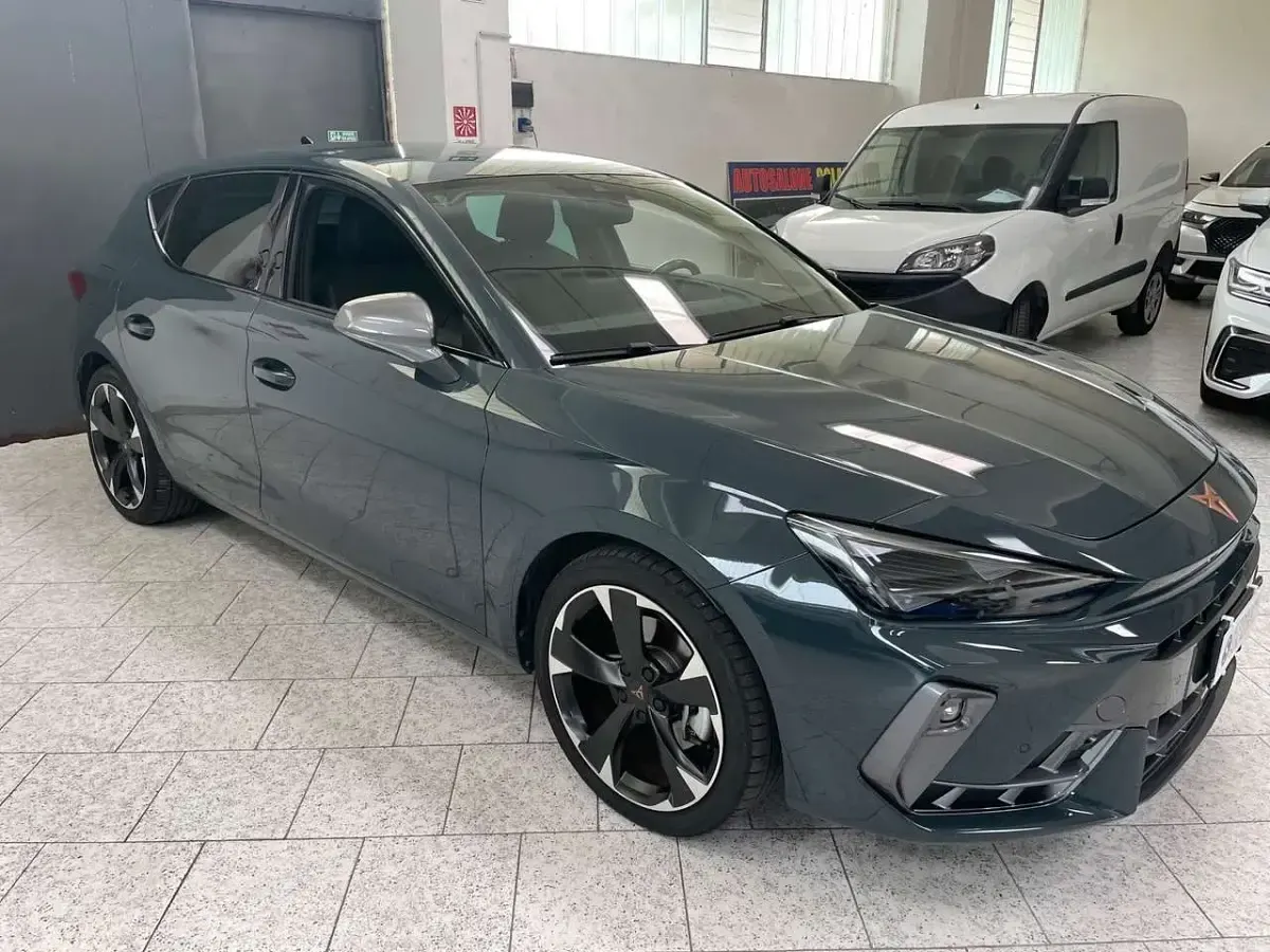 Usata Cupra Leon 150 CV (110 kW) 2025 Grigio Berlina