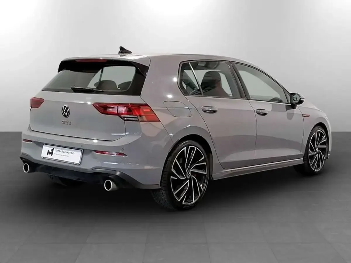 Usata VW Golf VIII GTI 245 CV (180 kW) 2021 Grigio Berlina