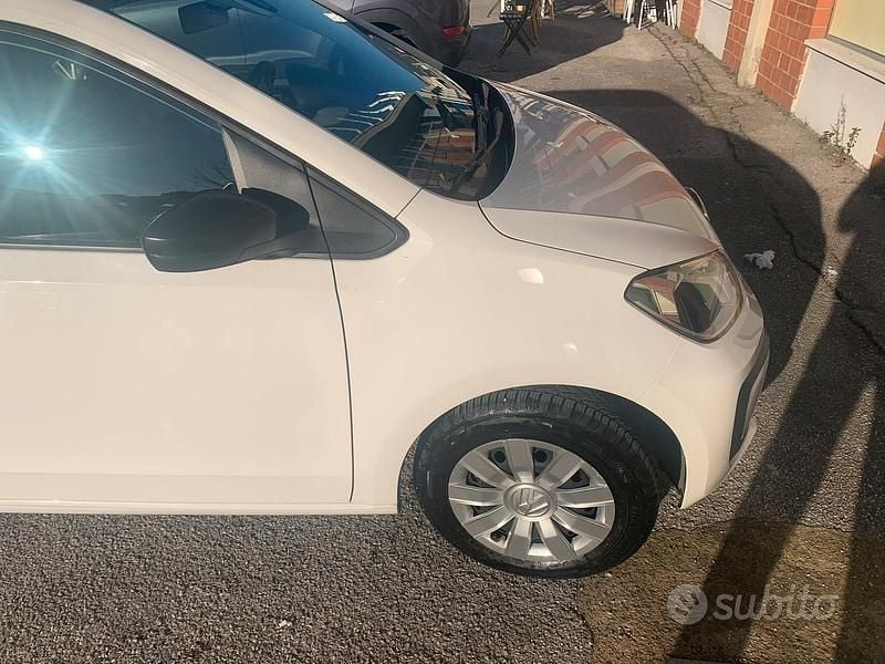 Usata VW up! 60 CV (44 kW) 2018 Bianco Utilitaria