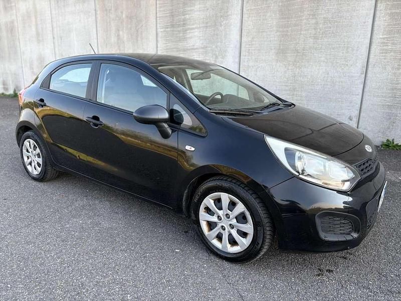 Usata Kia Rio 86 CV (63 kW) 2011 Nero Berlina