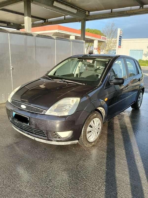 Usata Ford Fiesta Ghia 68 CV (50 kW) 2004 Utilitaria