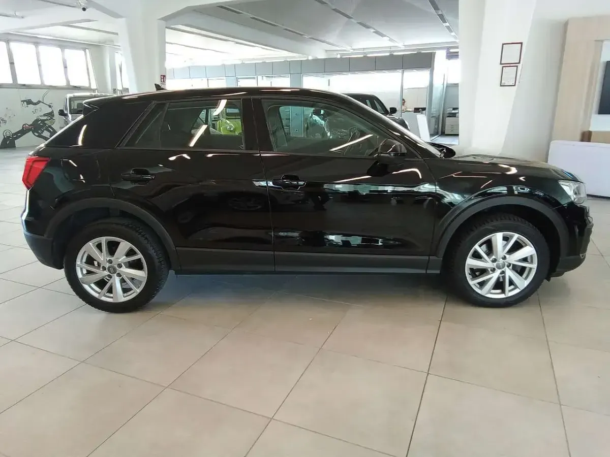 Usata Audi Q2 Business 116 CV (85 kW) 2018 Grigio SUV