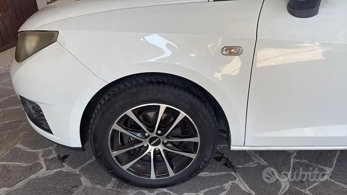 Usata Seat Ibiza 63 CV (46 kW) 2012 Berlina