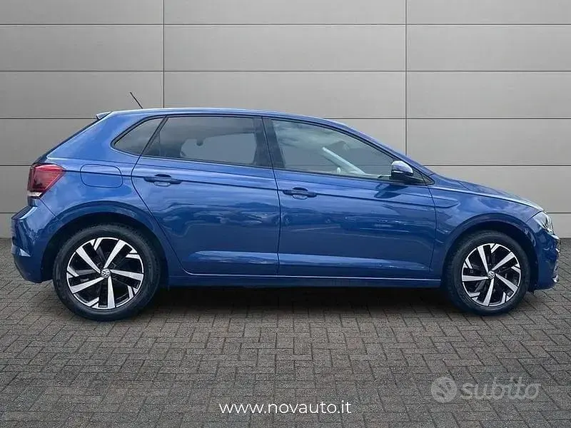 Usata VW Polo Comfortline 75 CV (55 kW) 2018 Blu/azzurro Utilitaria