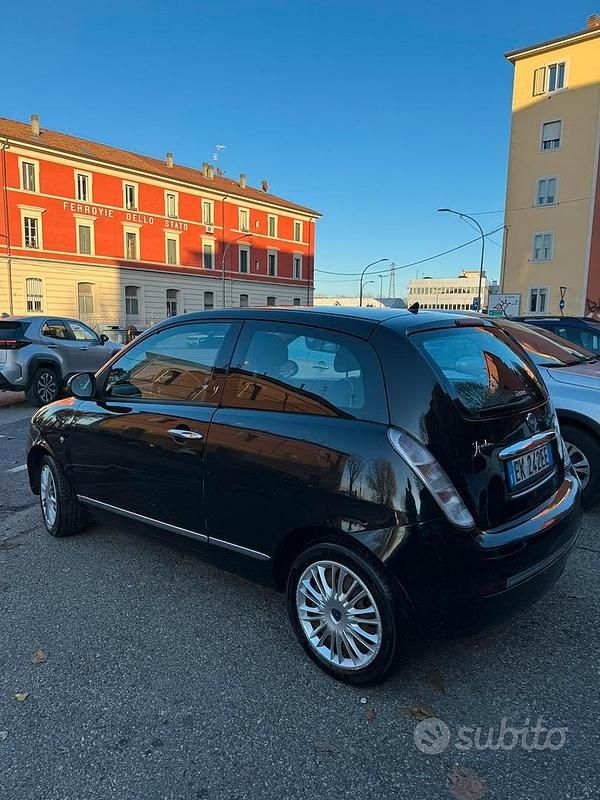 Usata Lancia Ypsilon 2011 Utilitaria
