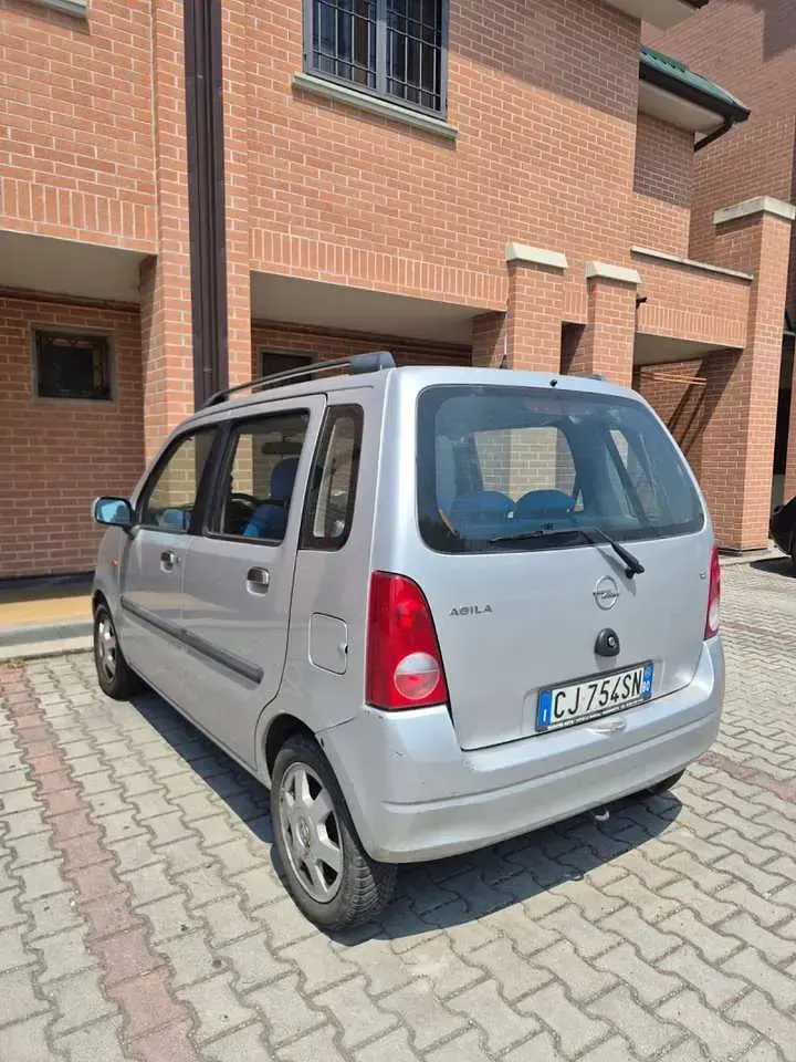 Usata Opel Agila Comfort 75 CV (55 kW) 2003 Argento Monovolume