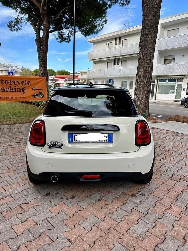 Usata Mini Cooper D 116 CV (85 kW) 2017 Bianco Utilitaria