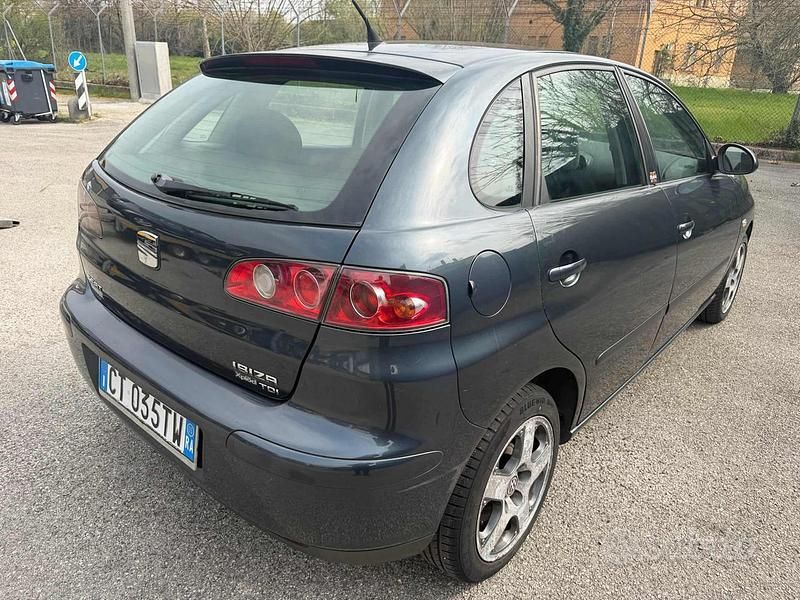 Usata Seat Ibiza Stylance 75 CV (55 kW) 2005 Nero Utilitaria