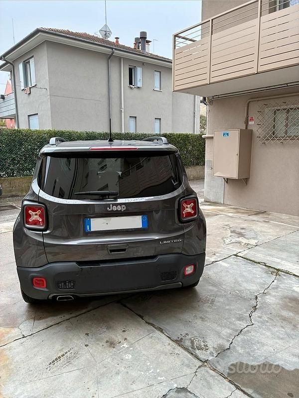 Usata Jeep Renegade Limited 120 CV (88 kW) 2020 Grigio SUV