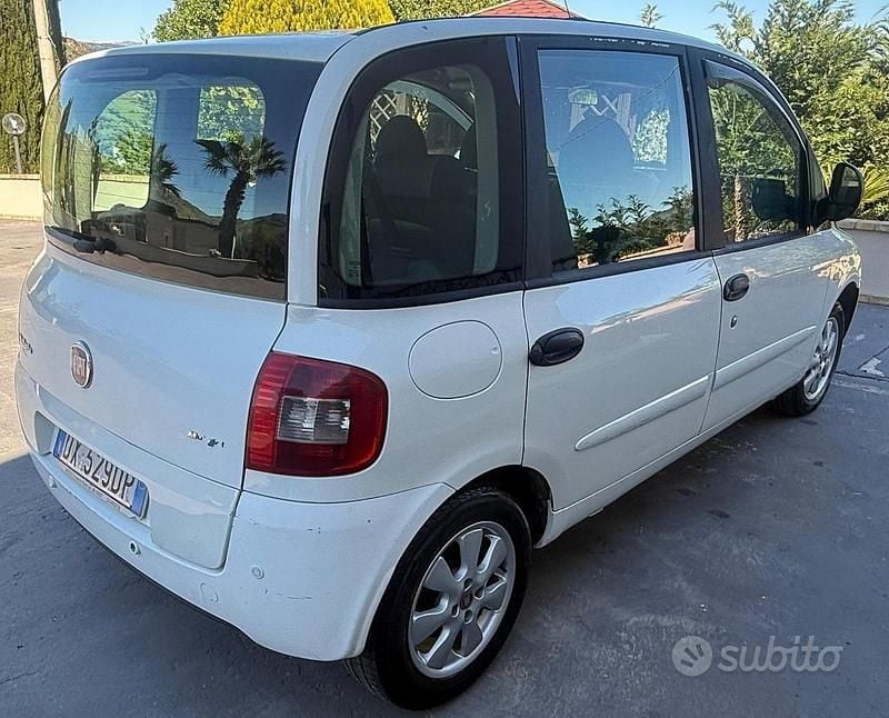 Usata Fiat Multipla Dynamic 120 CV (88 kW) 2009 Bianco Monovolume