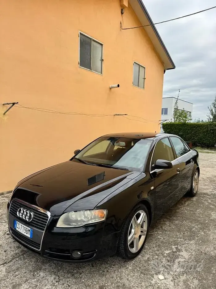 Usata Audi A4 Comfort 130 CV (95 kW) 2004 Nero Station wagon