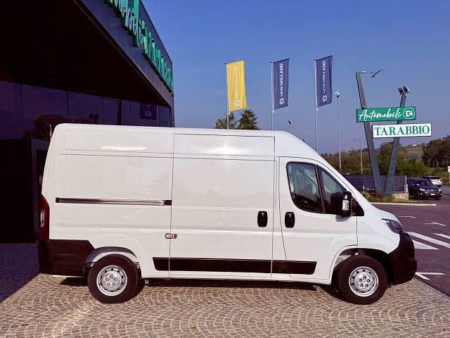 Occasion Opel Movano 140 PK (102 kW) 2023 Wit Van