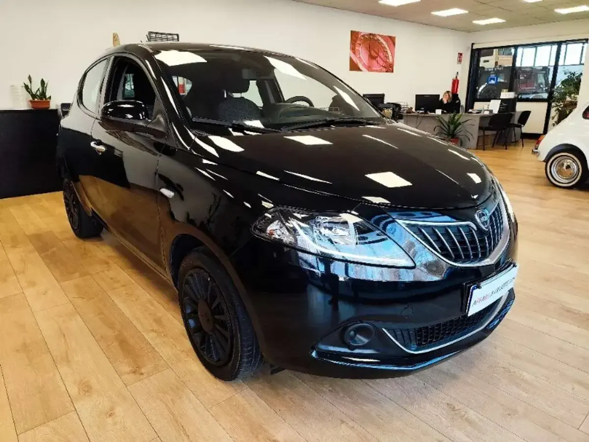 Usata Lancia Ypsilon S 69 CV (50 kW) 2022 Nero Utilitaria
