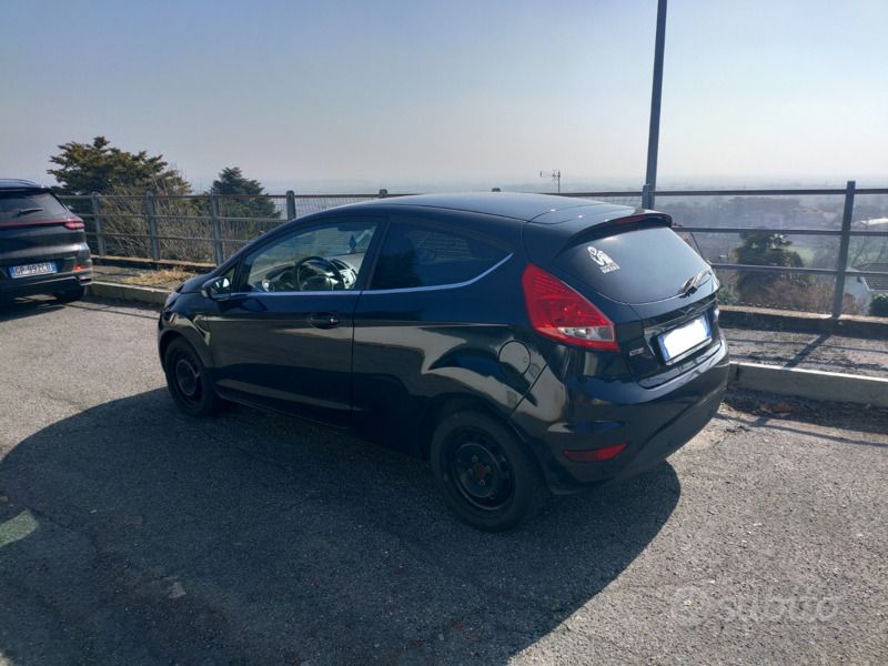Usata Ford Fiesta Titanium 95 CV (69 kW) 2010 Nero Utilitaria