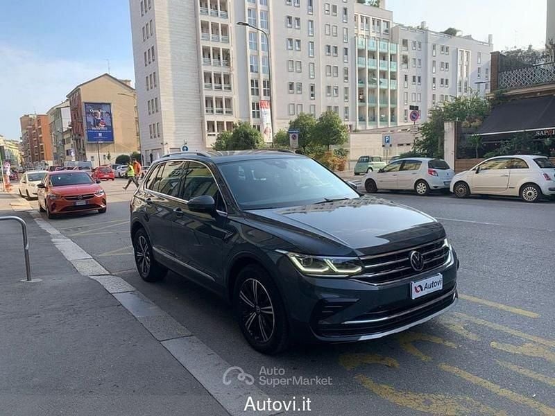Usata VW Tiguan Elegance 150 CV (110 kW) 2021 Grigio SUV