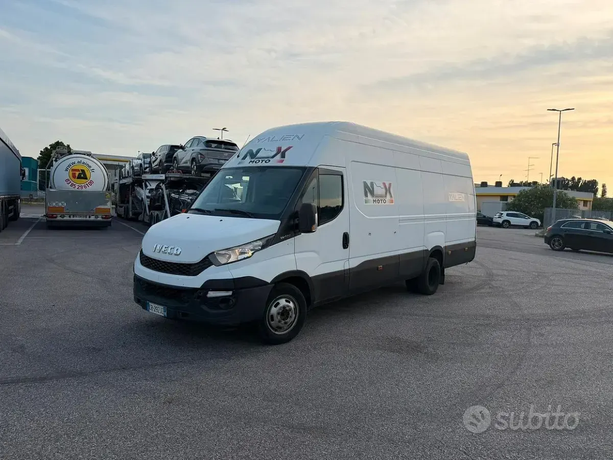 Usata Iveco Daily 170 CV (125 kW) 2016 Berlina