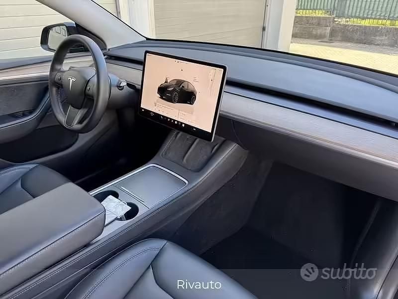 Usata Tesla Model Y Performance 392 kW (534 CV) 2022 Nero SUV