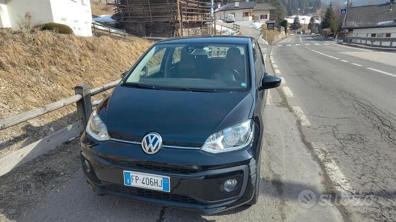 Usata VW up! move up! 75 CV (55 kW) 2019 Nero Utilitaria