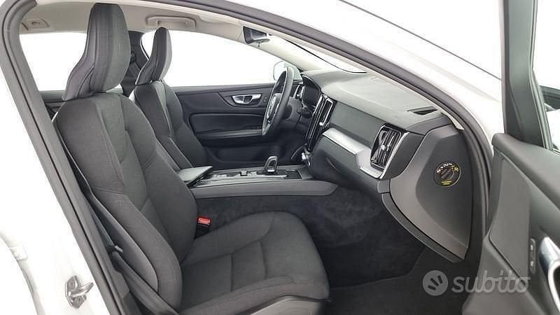 Usata Volvo V60 Business Edition 197 CV (144 kW) 2021 Bianco Station wagon