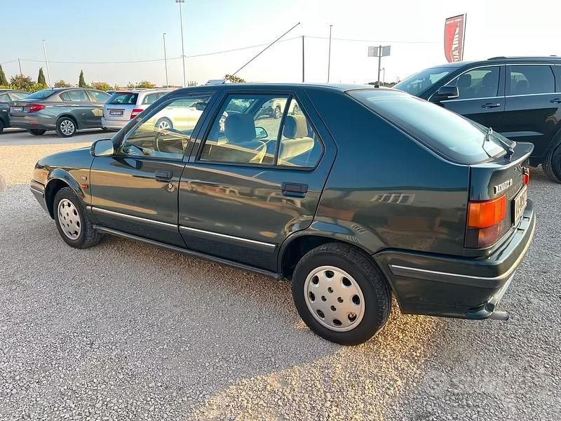 Usata Renault 19 54 CV (39 kW) 1991 Verde Berlina