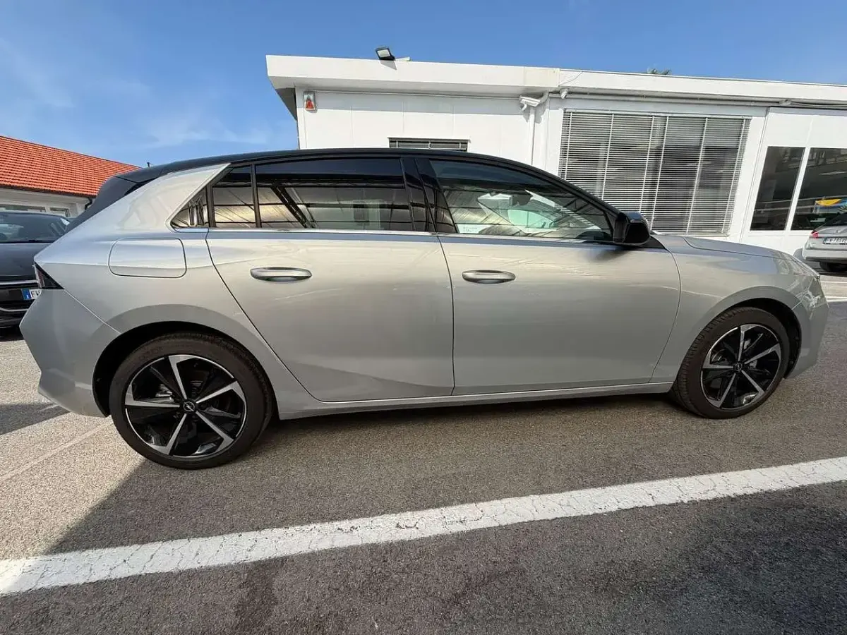 Usata Opel Astra Elegance 131 CV (96 kW) 2023 Other Utilitaria