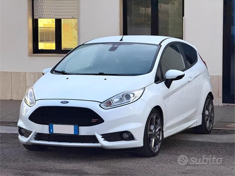 Usata Ford Fiesta ST 182 CV (133 kW) 2014 Utilitaria