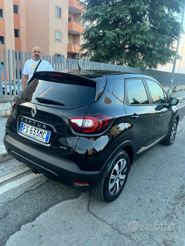 Usata Renault Captur 115 CV (84 kW) 2018 Nero SUV