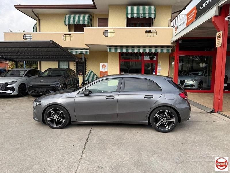 Usata Mercedes A180 116 CV (85 kW) 2020 Grigio Berlina
